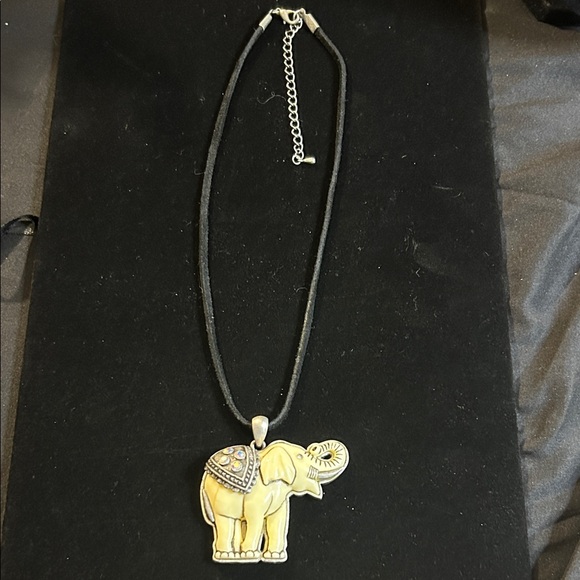 Elephant Pendant Necklace - Gold and Silver - Picture 9 of 13